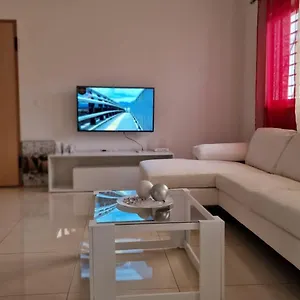 Casa De Ferias Com 2 Quartos Ou Aluguer Diaria Appartement